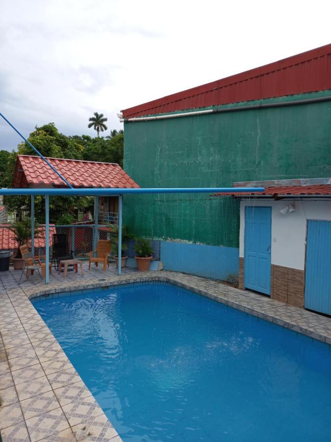 Hotel La Uvita Puerto Limon Extérieur photo