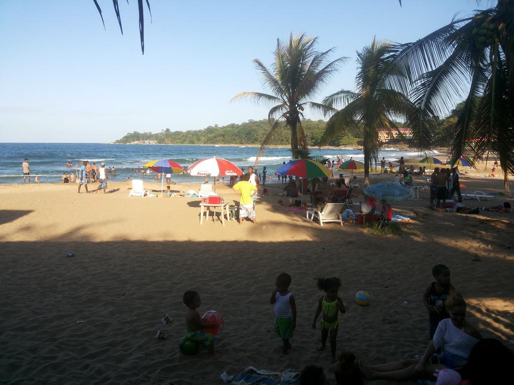 Hotel La Uvita Puerto Limon Extérieur photo