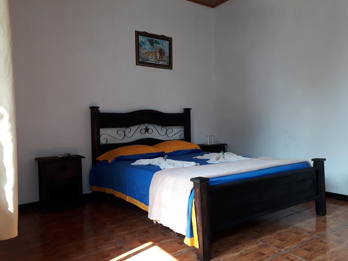 Hotel La Uvita Puerto Limon Extérieur photo