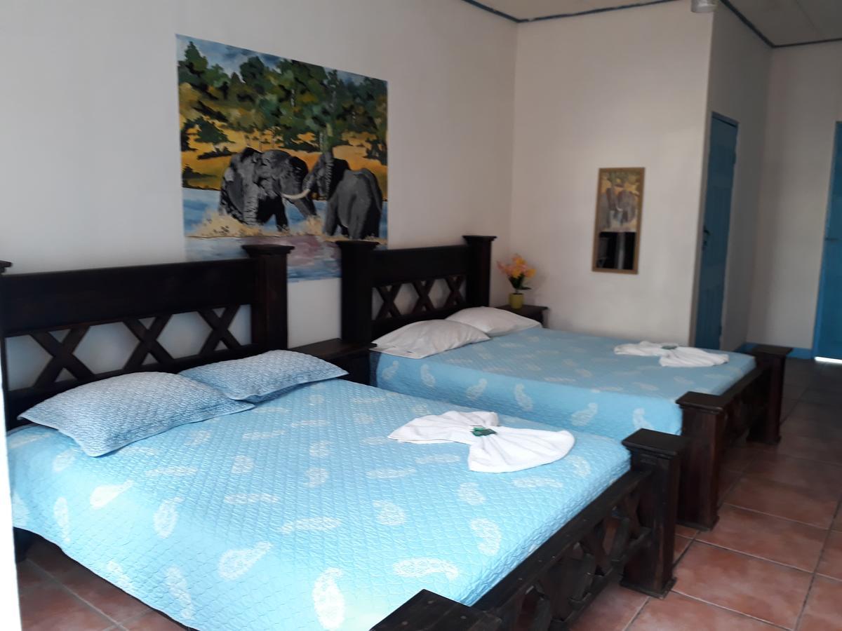 Hotel La Uvita Puerto Limon Extérieur photo