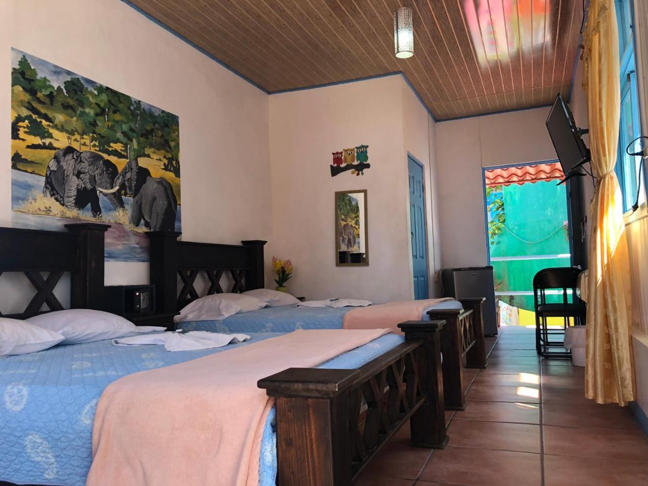 Hotel La Uvita Puerto Limon Extérieur photo